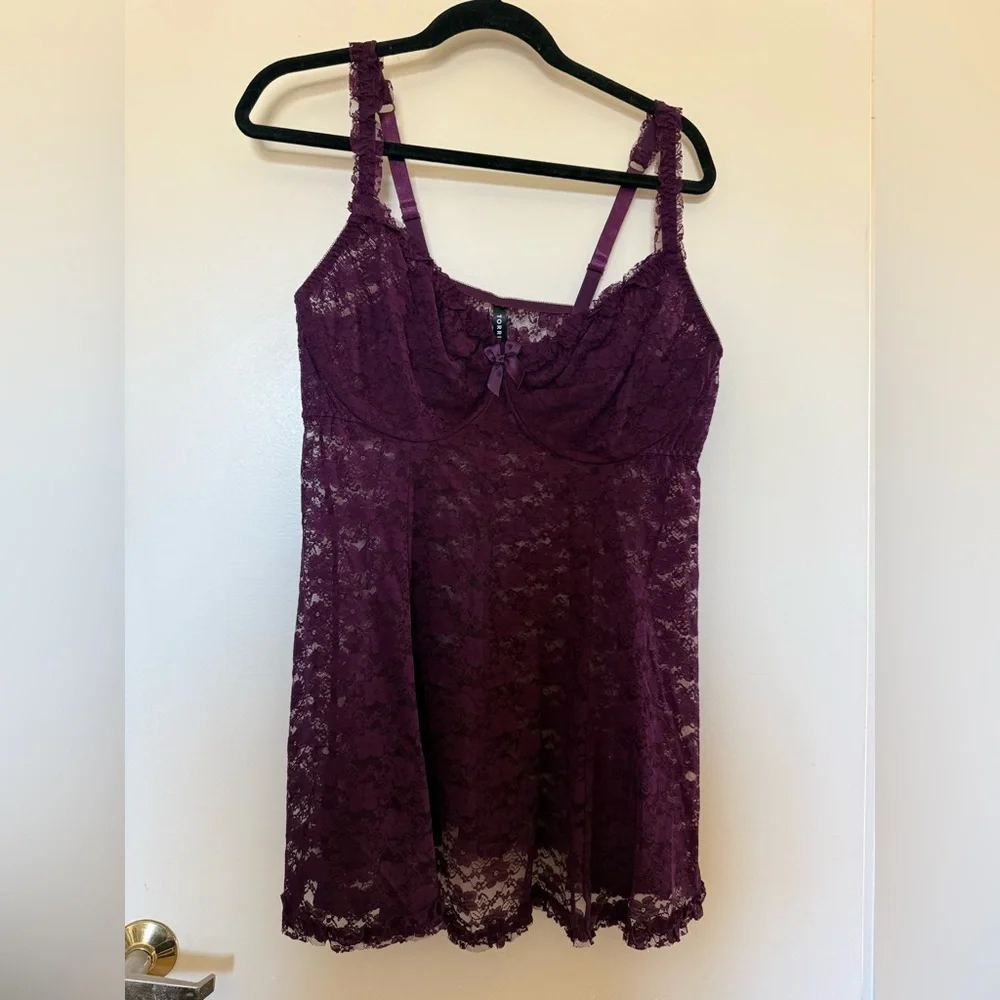 NWOT Torrid Purple Lace Mini Chemise with Adjustable Straps in Size 2